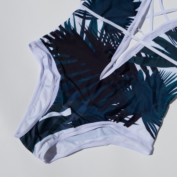 ***SOLD**HP*Last 1 sz Med Tropical 1 piece - Picture 7 of 7